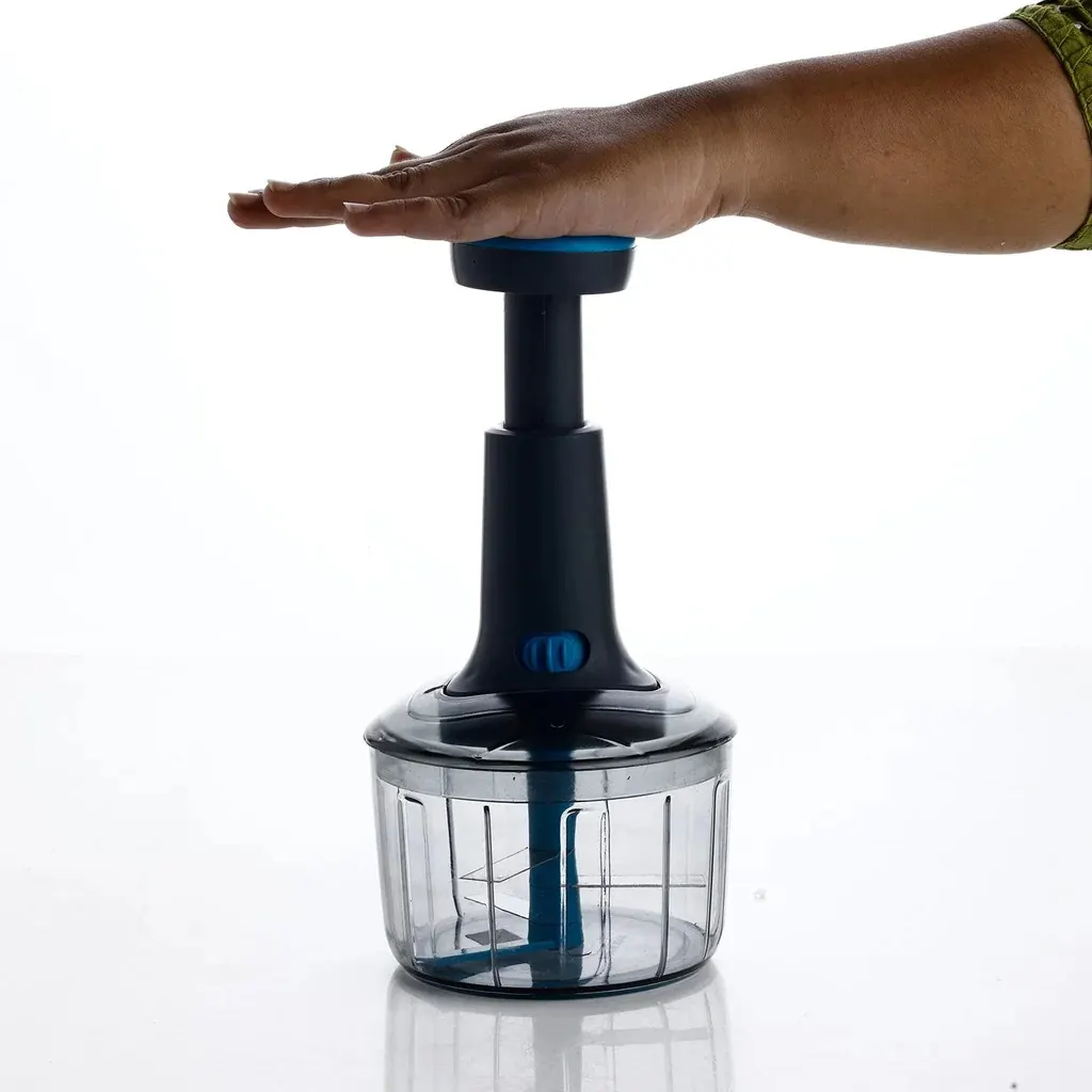 Ganesh Bingo Lock-Unlock Push Chopper (725ML)